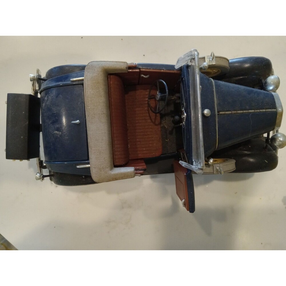 Motor City Classics 1931 Ford Model A Roadster #20006 "Duchess Blue" 1:18